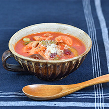 根菜たっぷりの冷凍和野菜を使った“食べるスープ”があれば、パンの朝食も栄養満点！