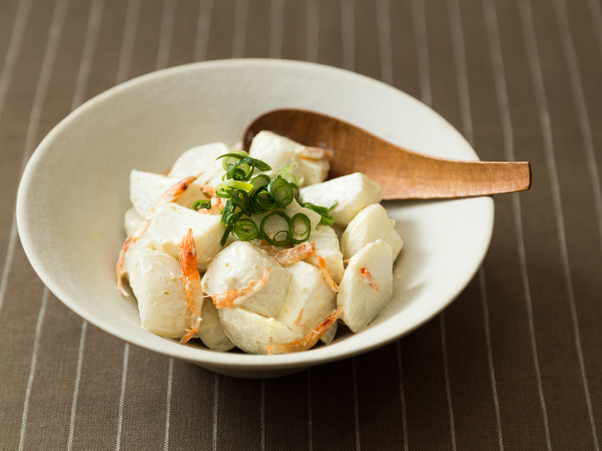 里芋の白さを生かしたホワイトポテサラは新感覚・冷凍里芋アレンジ2