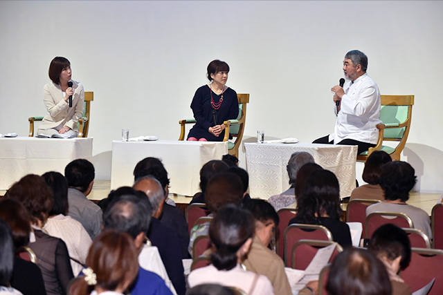 タレントの松本明子さんと洋食料理家の三國清三さんをゲストにお迎えしての「トークセッション」の様子