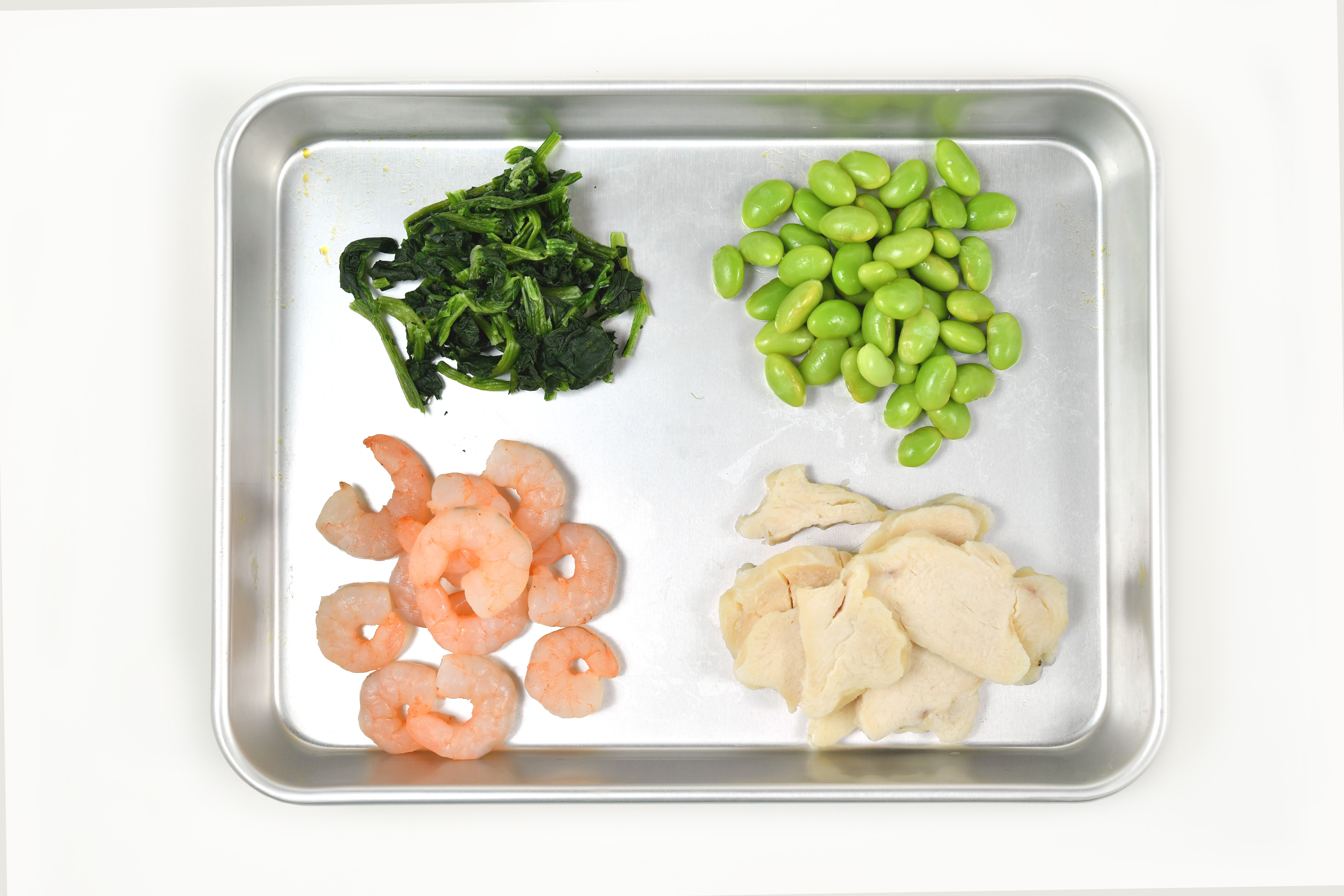冷凍枝豆、冷凍サラダチキン、冷凍むきエビ、冷凍ほうれん草の4種の冷凍食品を使用。
