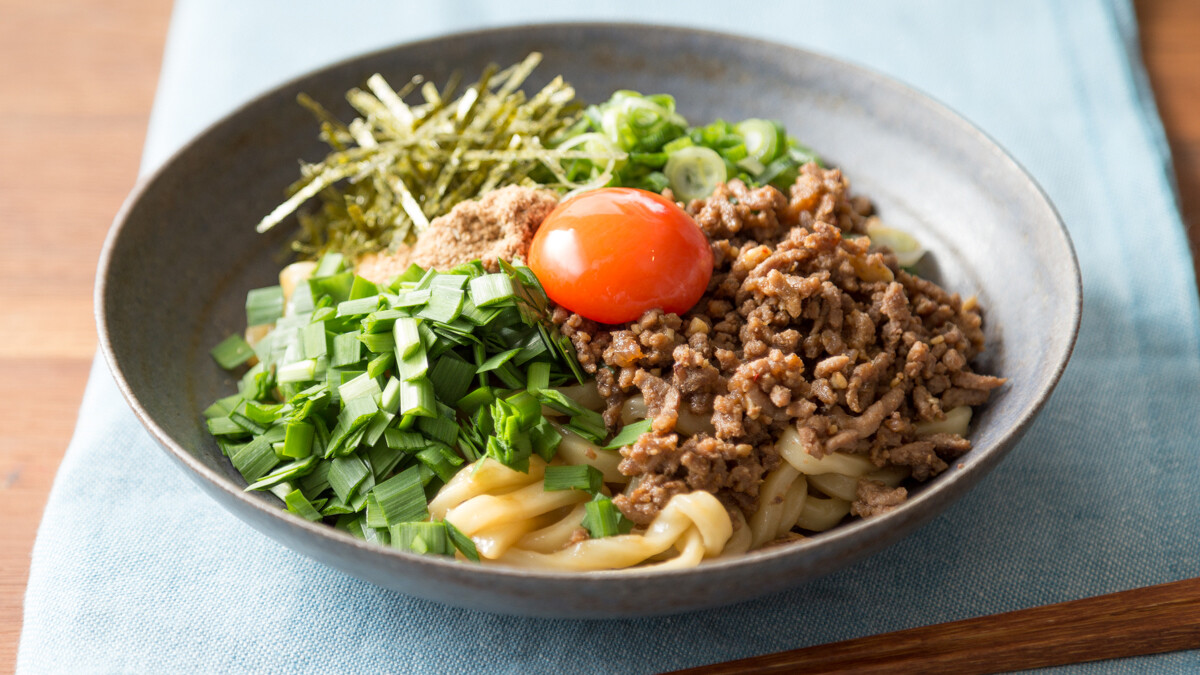 これぞ今年のトレンド麺！ 冷凍うどんを台湾まぜそば風に | 冷食オンライン