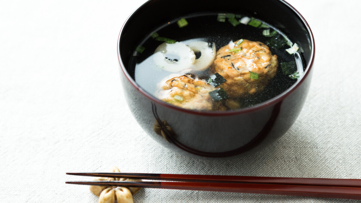 9時からごはん・ふんわり揚げを投入すればインスタントのお吸い物が小腹を満たす夜食に変身！