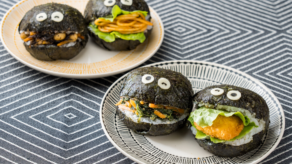 今年のハロウィンは具がたっぷり入った可愛い「オバケおにぎり」が主役！