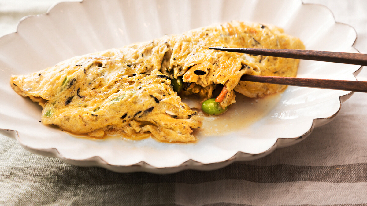 具を入れるだけで豪華さがぐんとアップ！たっぷり和惣菜入りオムレツ