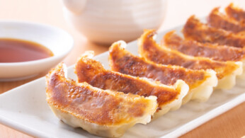 焼いた餃子の画像