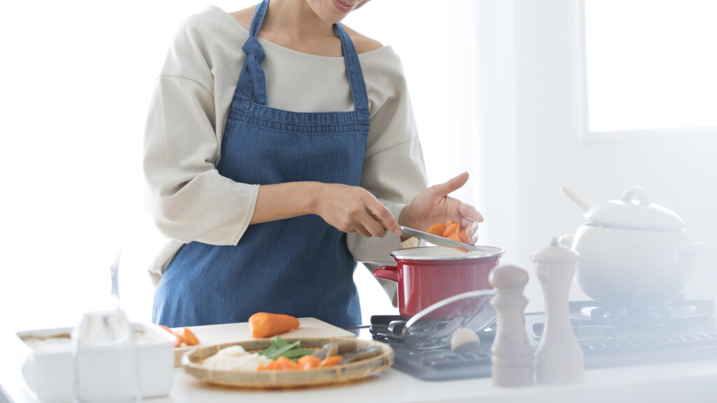 料理をしている画像
